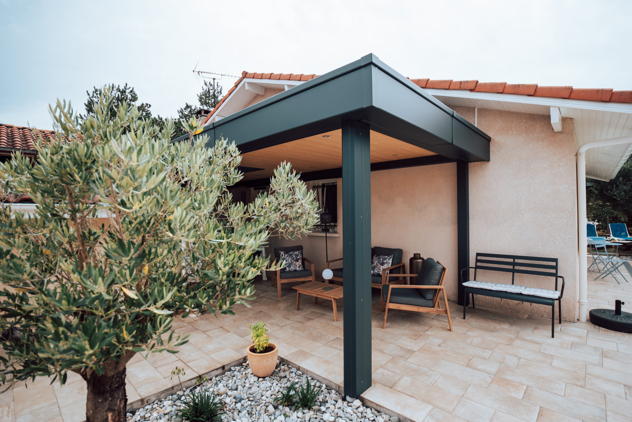 Pergola moderne avec puits de jour à Mont-de-Marsan