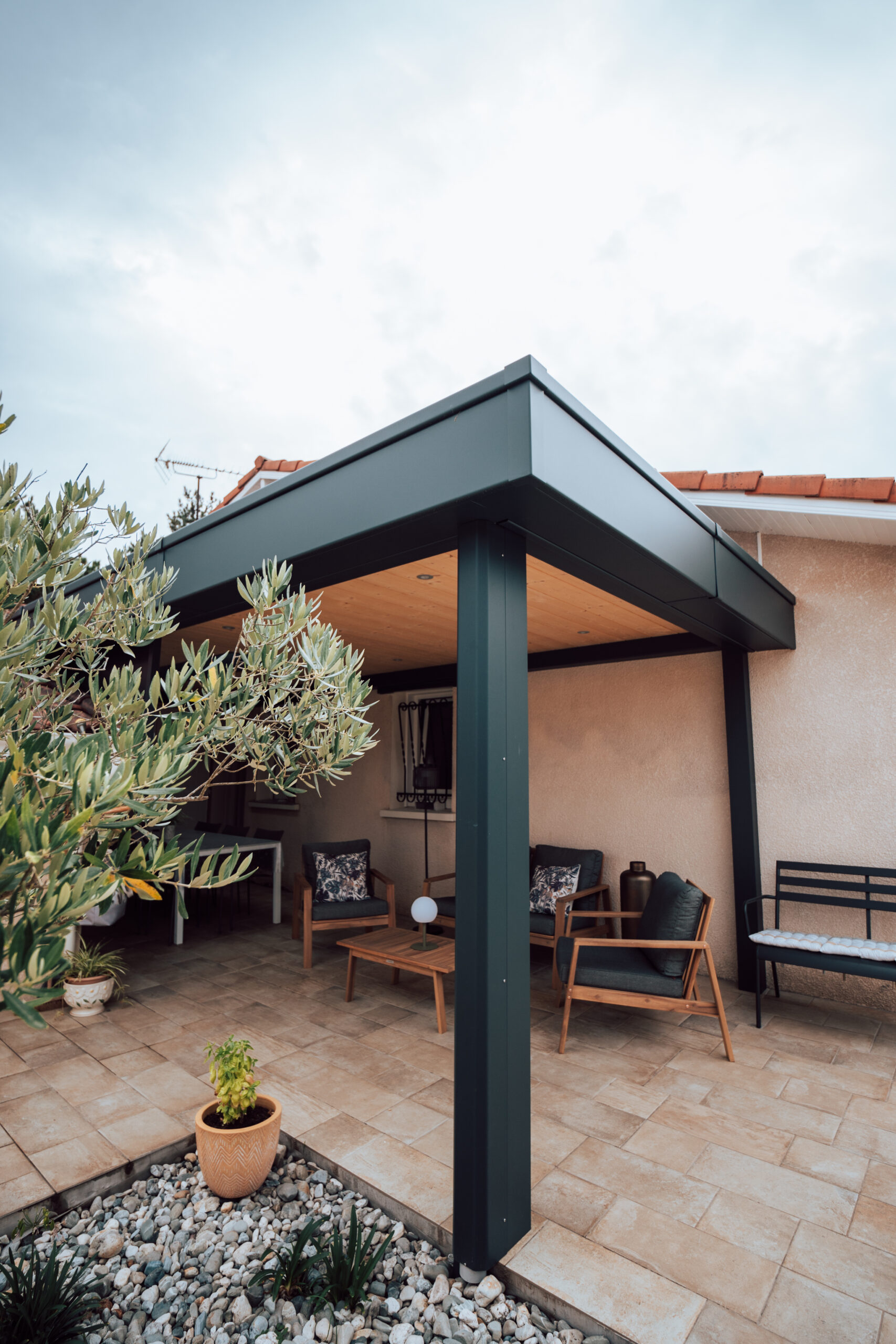 Pergola moderne avec puits de jour à Mont-de-Marsan