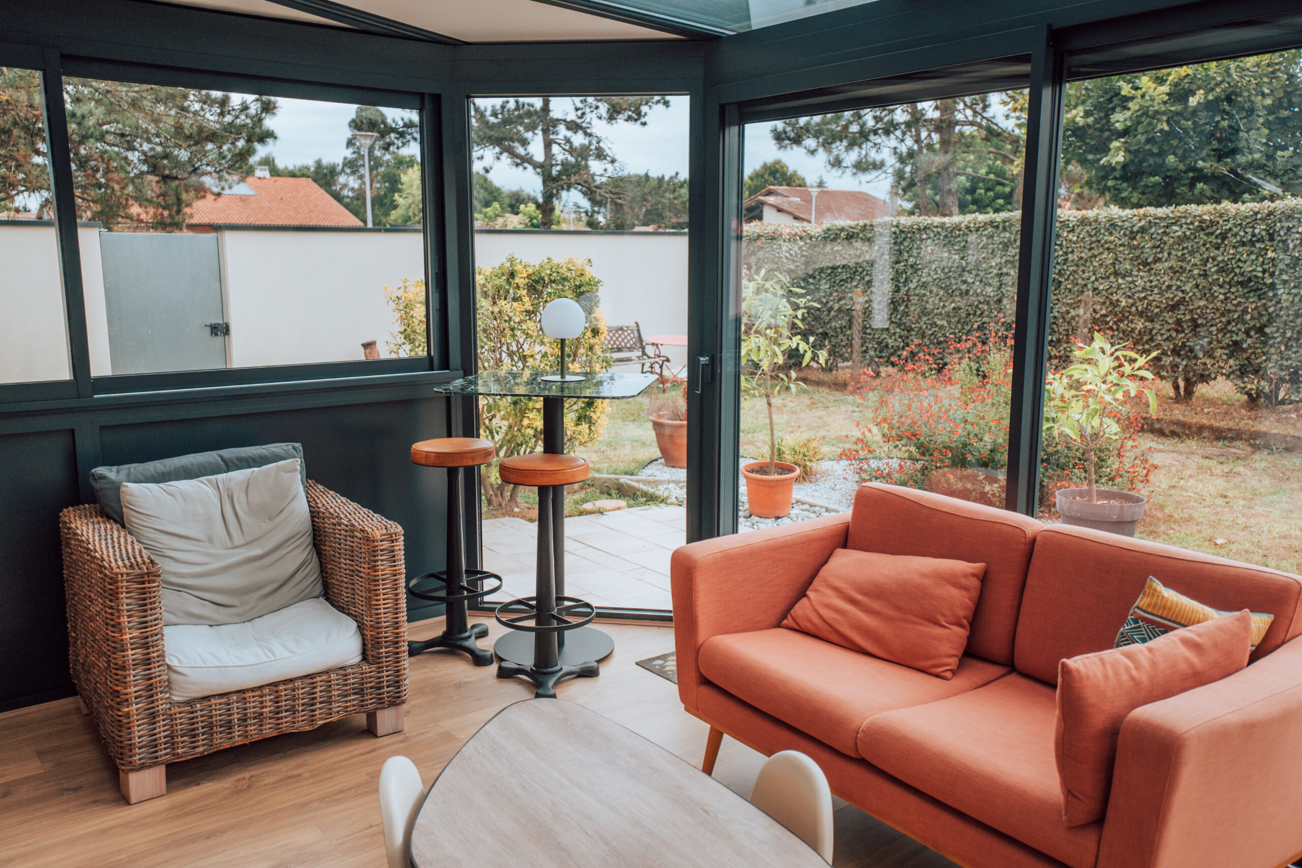 Création d’un salon lumineux et confortable