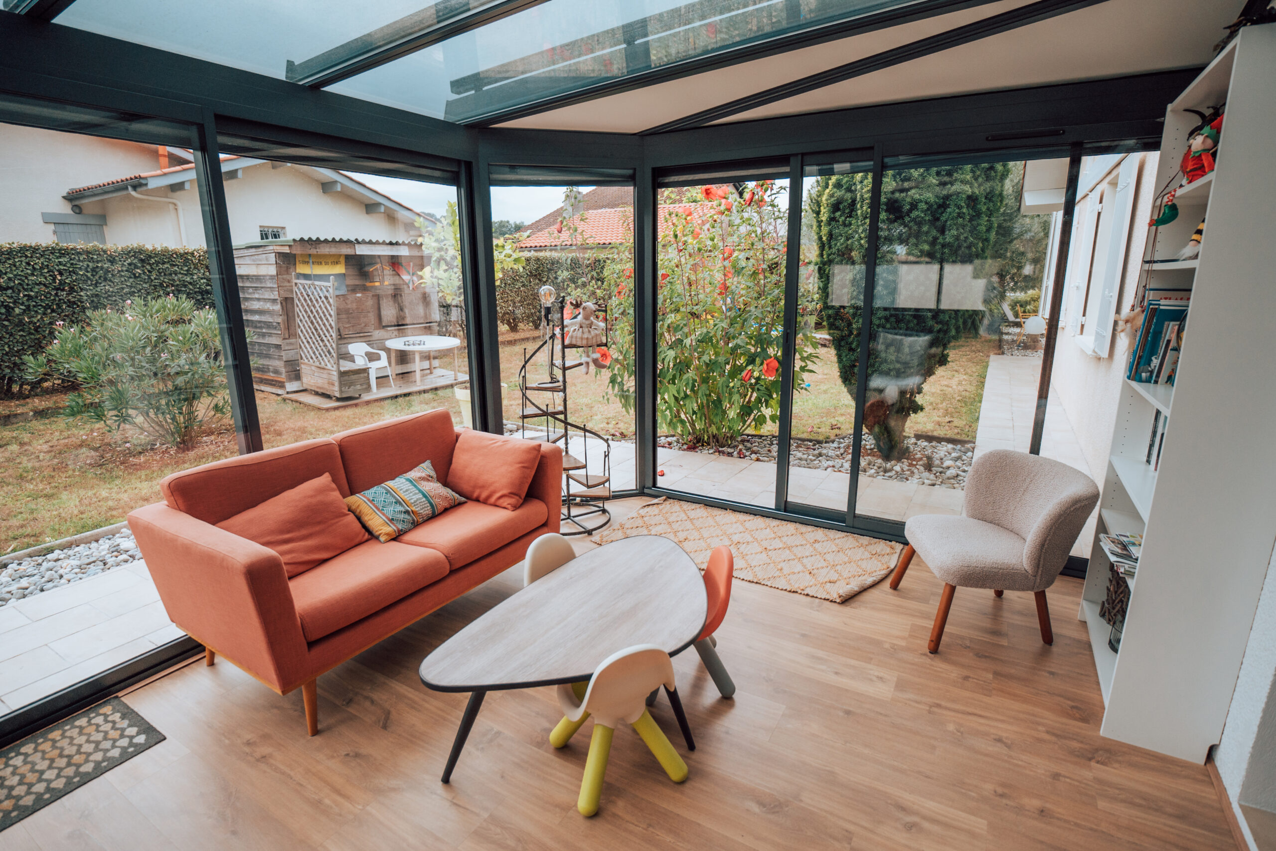Création d’un salon lumineux et confortable