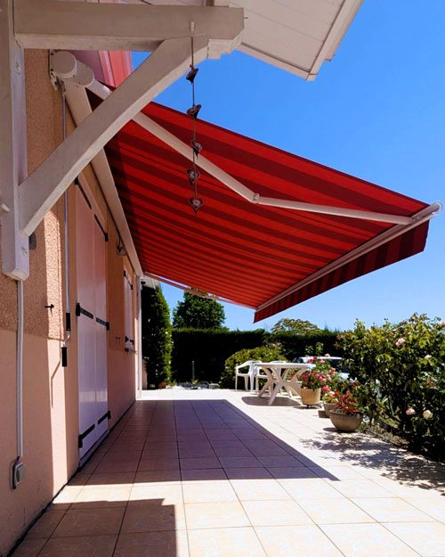 store-banne-toile-rouge-mont-de-marsan.jpg store-banne-toile-rouge
