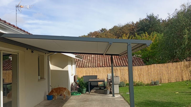 Pergola NEOZIP Marquises à Saint-Pierre-du-Mont Pergola NEOZIP de Marquises Stores