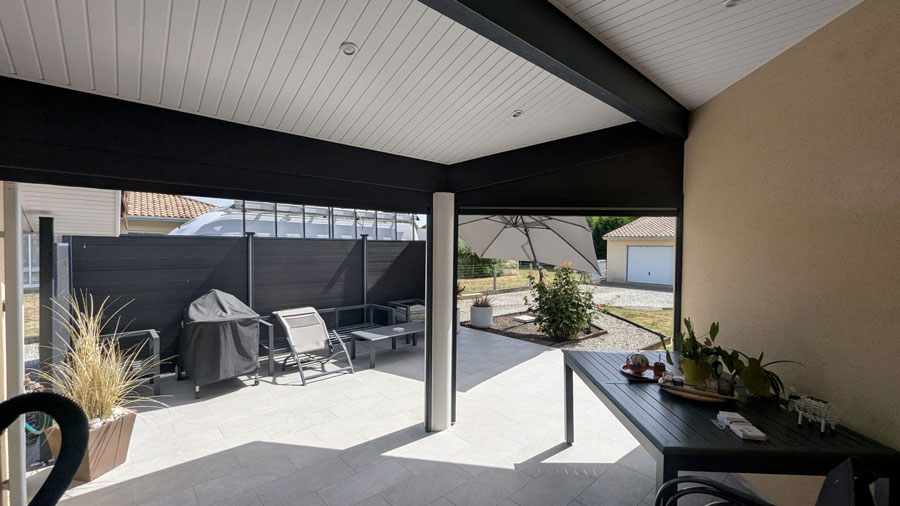Stores ZIP pour fermeture de terrasse près de Tarbes