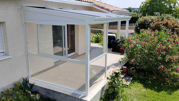 Fermeture de terrasse pour profiter de son extérieur toute l’année Fermeture de terrasse sur mesure
